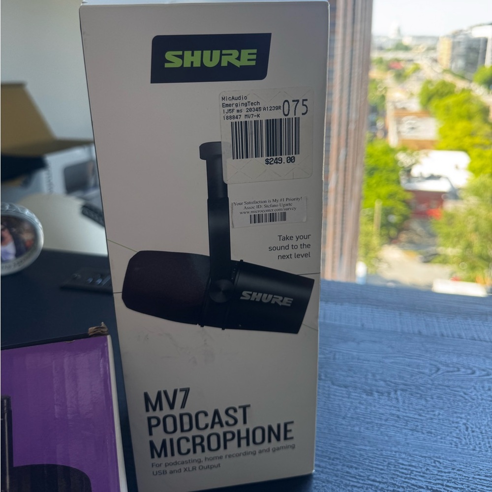 NWT Shure MV7 podcast microphone/stand - Picture 3 of 3